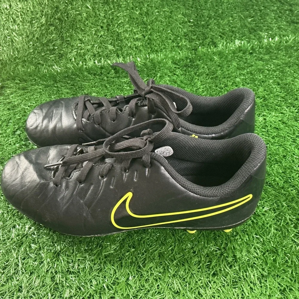 Nike Tiempo-Black/Yellow  Size 4.5Y